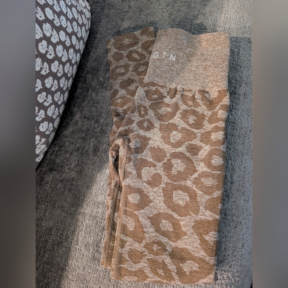 NVGTN Brown Leopard Print Leggings